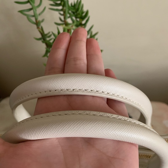 NWt tory burch perforated double zip tote - Picture 3 of 5